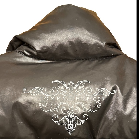 Women’s Tommy Hilfiger High-Shine BLACK Cold Weather Down & Feather Puffer Vest - Picture 10 of 11